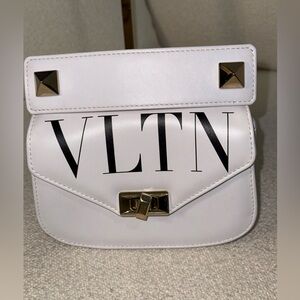Valentino Garavani Rockstud Shoulder Bag!